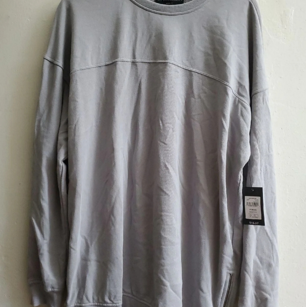 No Boundaries Crewneck Pull Over Sweater